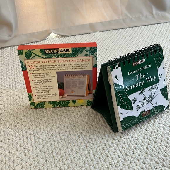 Like new condition “The Savory Way” recipe book on easel stand - Picture 2 of 6